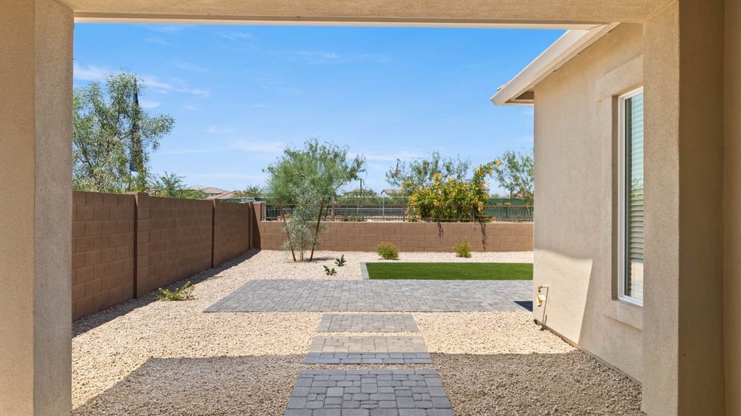 Exterior details and patio area of a home in Aloravita, Peoria (Image 3).