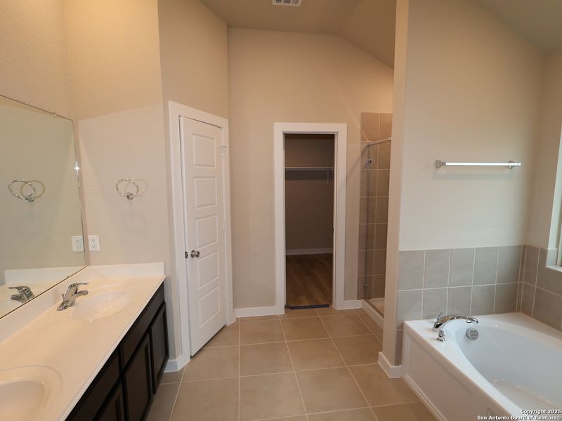 Furnished interior view inside a new home in Winding Brook, San Antonio (Image 5). Furnished interior view inside a new home in Winding Brook, San Antonio (Image 5).