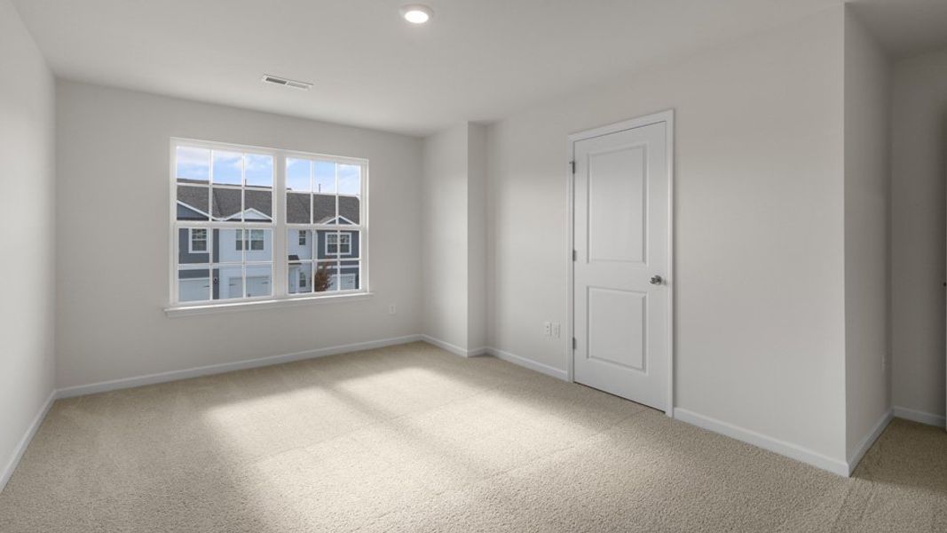 Spacious, unfurnished interior of a new home in Clock Road Townhomes, New Bern (Image 18).