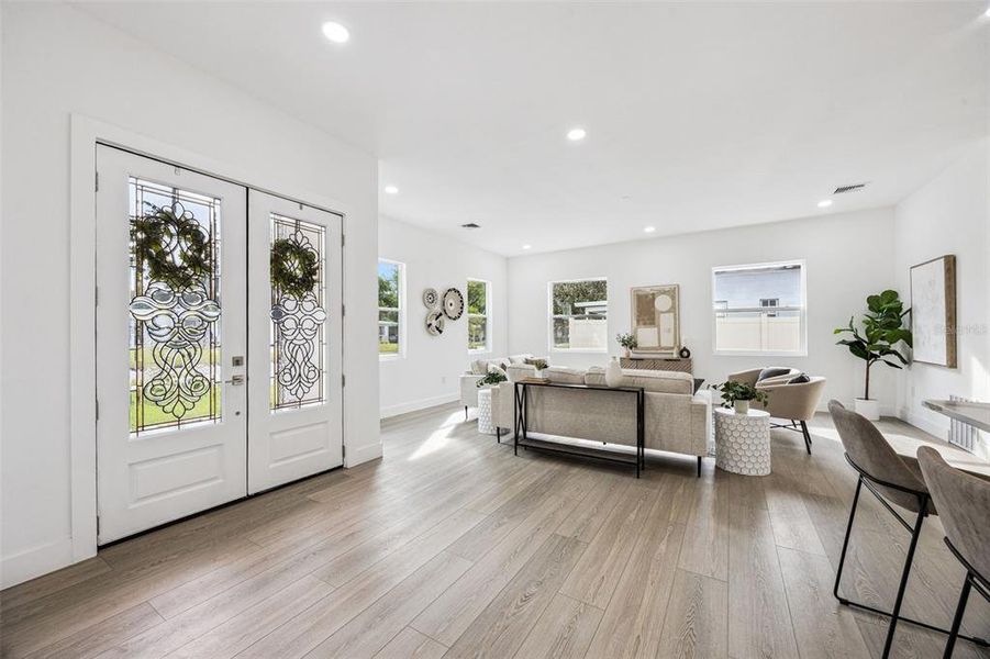 Furnished interior view inside a new home in , Orlando (Image 9).