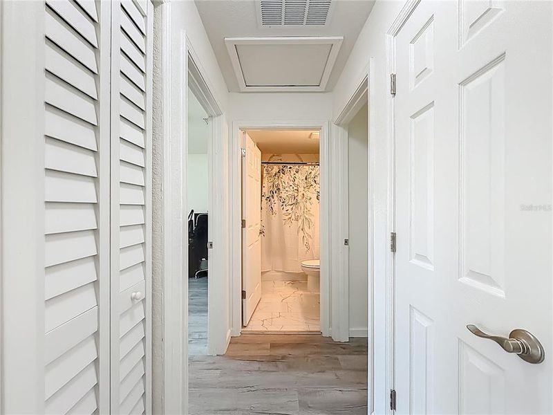 Exterior details and patio area of a home in , Ocala (Image 27).