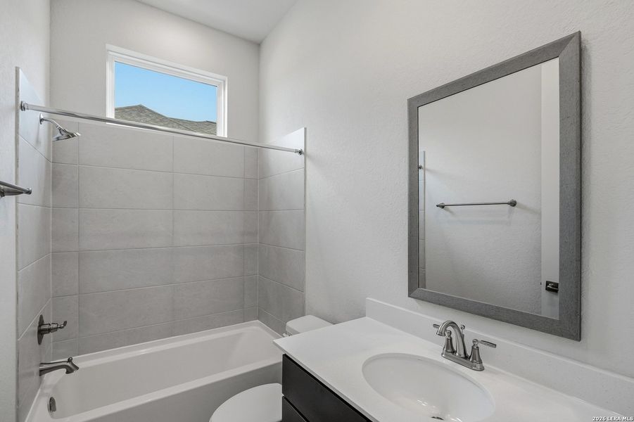 Furnished interior view inside a new home in Esperanza 50's, Boerne (Image 33).