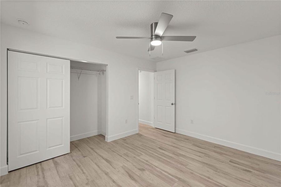 Spacious, unfurnished interior of a new home in , Dunnellon (Image 23).