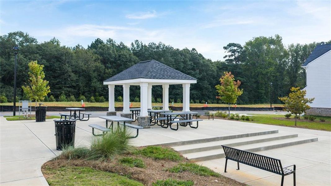 Community amenities in Inverness at Sugarloaf, Lawrenceville (Image 18).