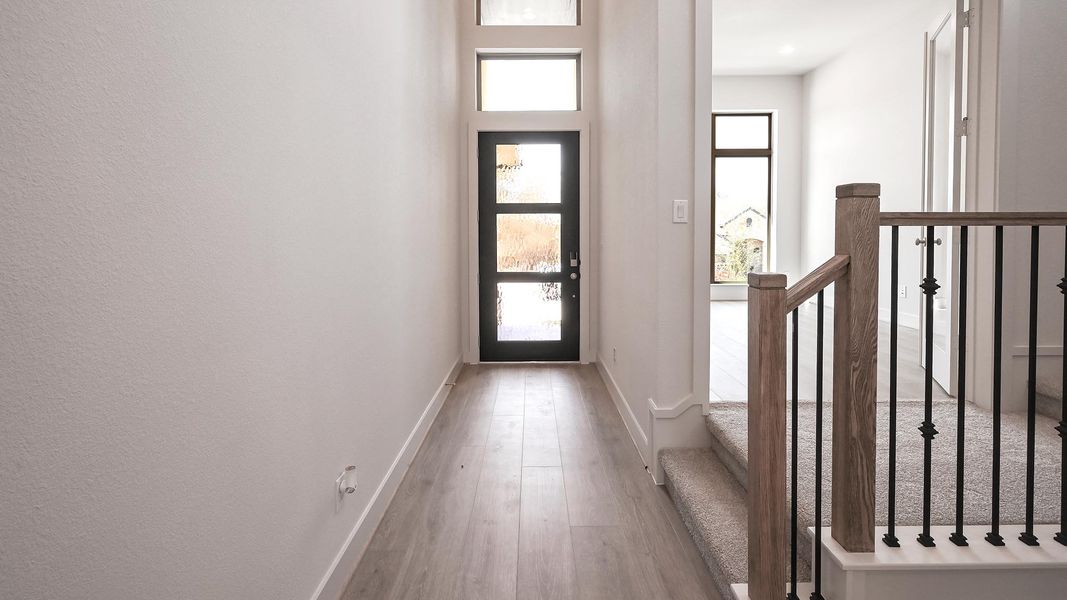 Spacious, unfurnished interior of a new home in 6 Creeks, Kyle (Image 14).