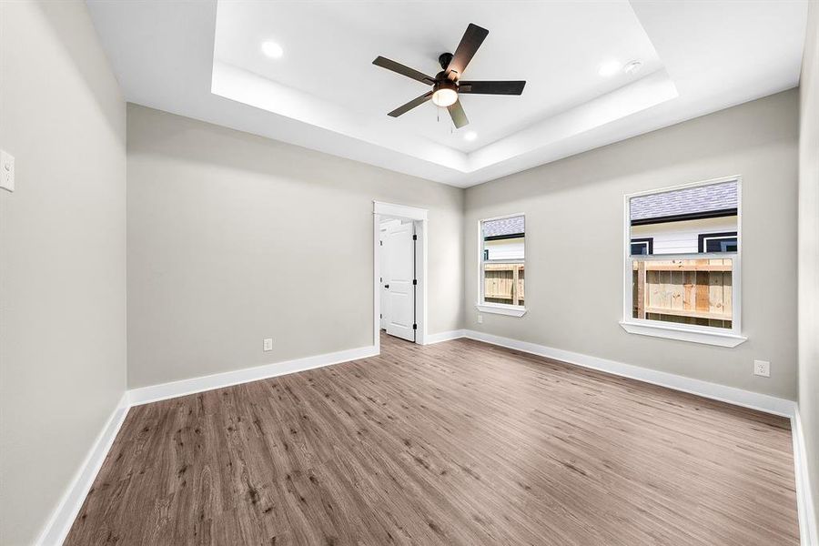 Spacious, unfurnished interior of a new home in , Sulphur Springs (Image 16).