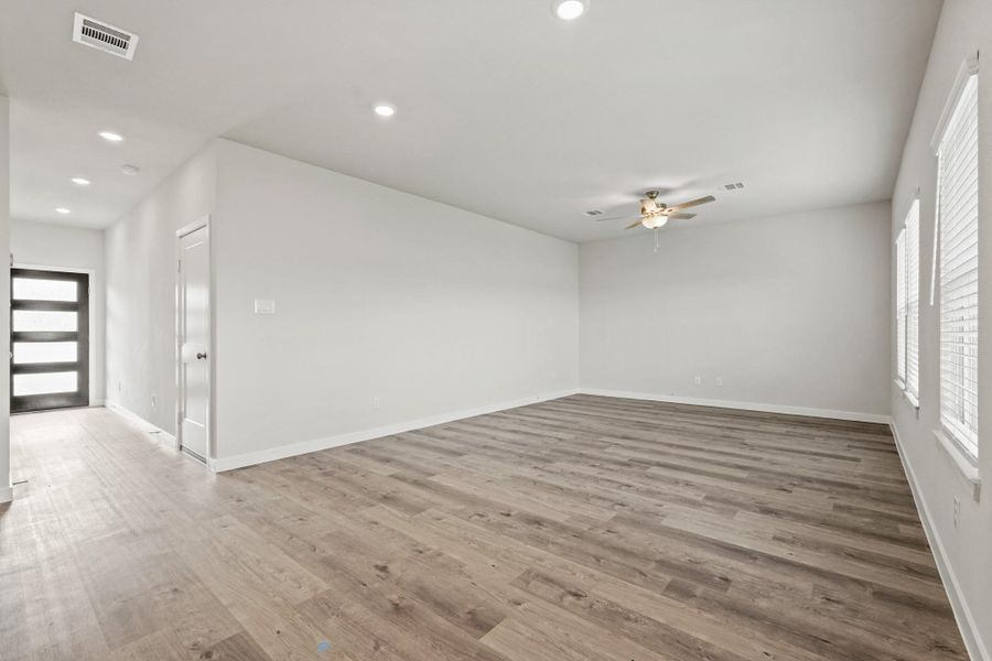 Spacious, unfurnished interior of a new home in Reveille Estates, Bryan (Image 18).