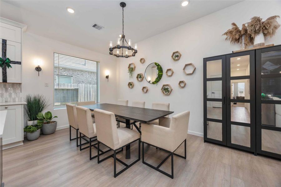 Furnished interior view inside a new home in Balmoral: Avante Collection, Houston (Image 14). Furnished interior view inside a new home in Balmoral: Avante Collection, Houston (Image 14).