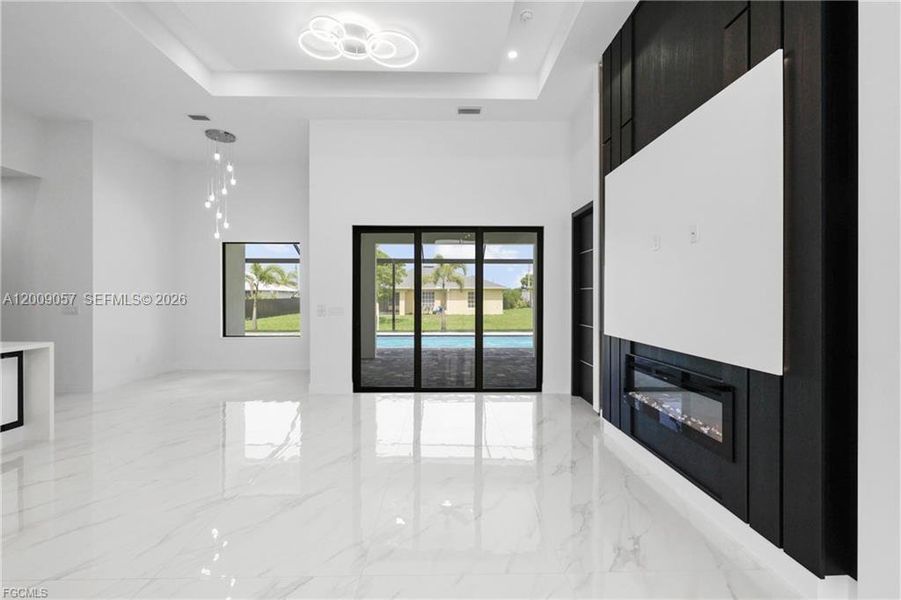 Spacious, unfurnished interior of a new home in , Cape Coral (Image 24).