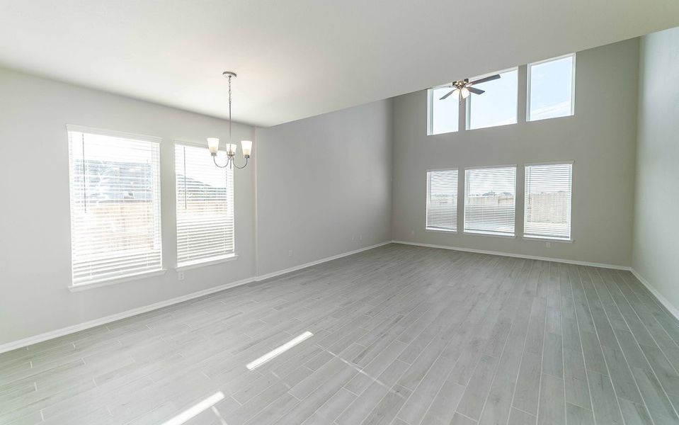 Spacious, unfurnished interior of a new home in River Ranch Meadows, Dayton (Image 13).