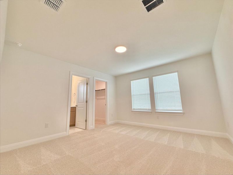 Spacious, unfurnished interior of a new home in Porter Country, Buda (Image 15). Spacious, unfurnished interior of a new home in Porter Country, Buda (Image 15).
