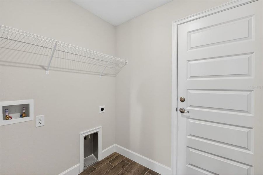 Spacious, unfurnished interior of a new home in Hill Country Estates, Dade City (Image 44).