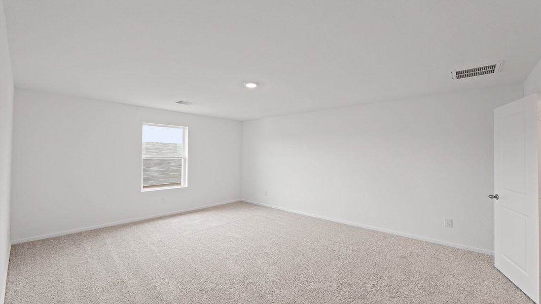 Representative unfurnished interior of a home built from the Davis by D.R. Horton in Lake Conroe Cove, Willis (Image 22).