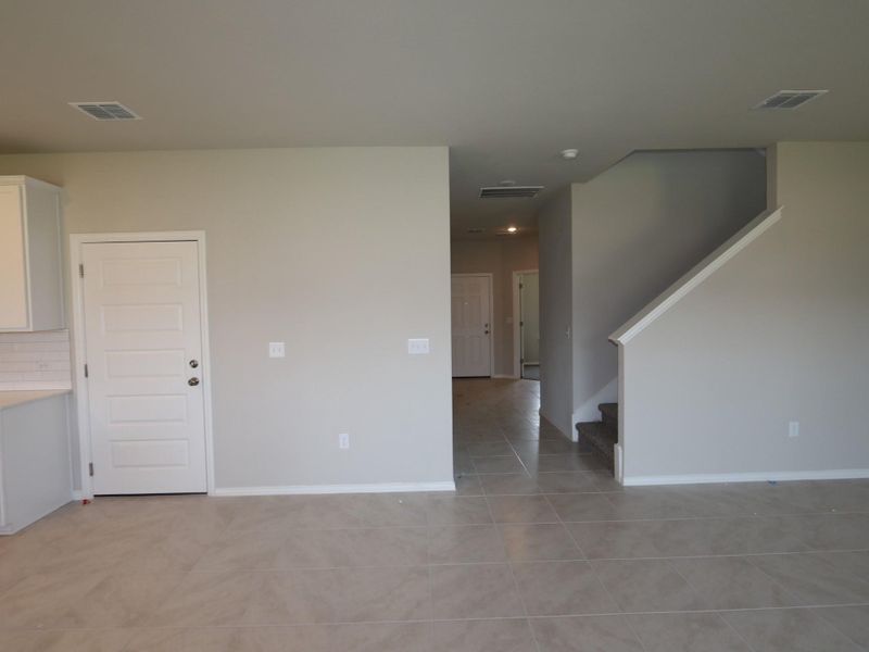 Spacious, unfurnished interior of a new home in Cascades at Onion Creek, Austin (Image 11). Spacious, unfurnished interior of a new home in Cascades at Onion Creek, Austin (Image 11).