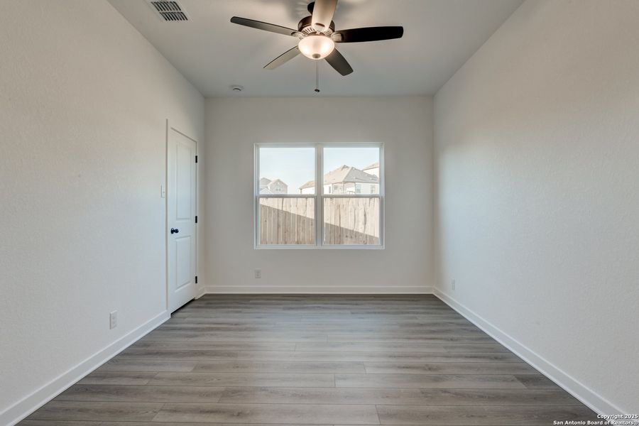 Spacious, unfurnished interior of a new home in Arcadia Ridge, San Antonio (Image 24).