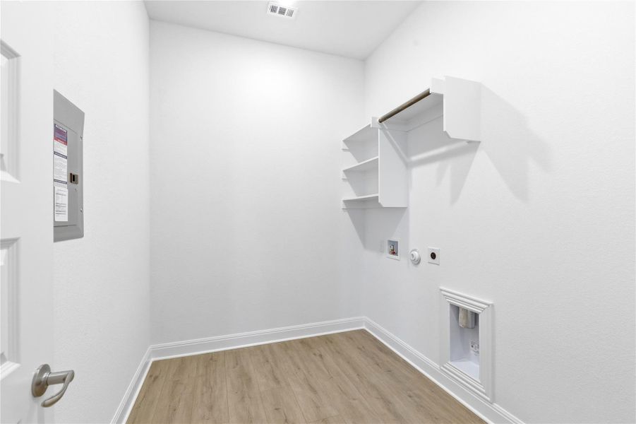 Spacious, unfurnished interior of a new home in Retreat at San Gabriel, Georgetown (Image 14).