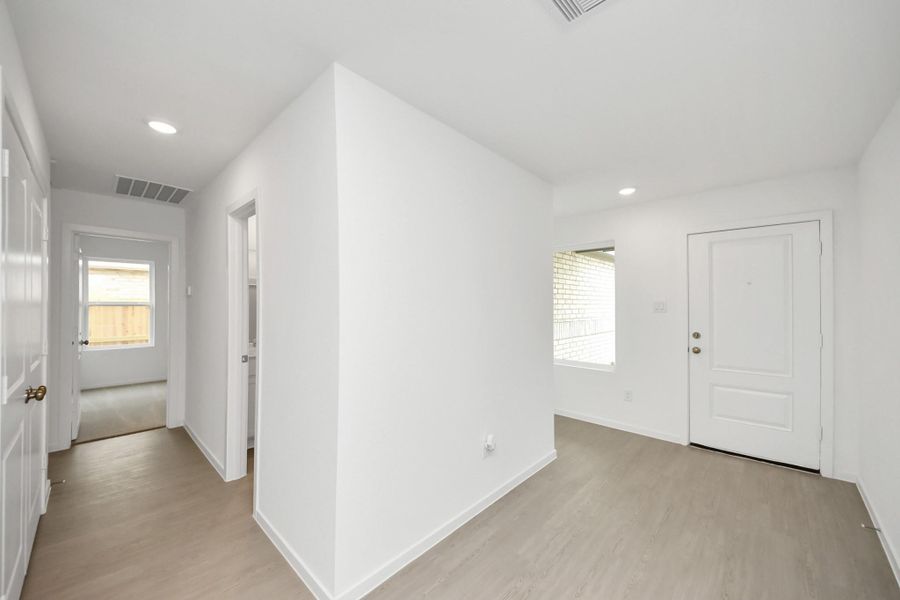 Spacious, unfurnished interior of a new home in Anniston, Katy (Image 26). Spacious, unfurnished interior of a new home in Anniston, Katy (Image 26).