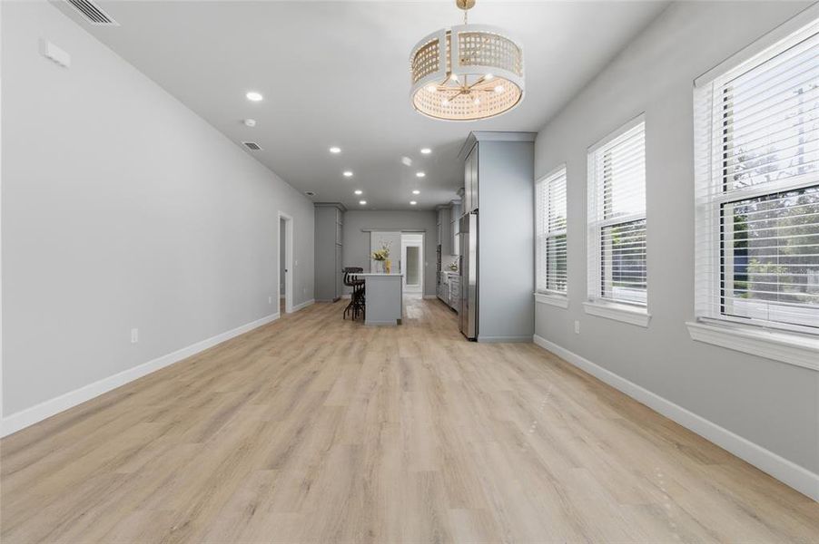 Spacious, unfurnished interior of a new home in , St. Petersburg (Image 33).