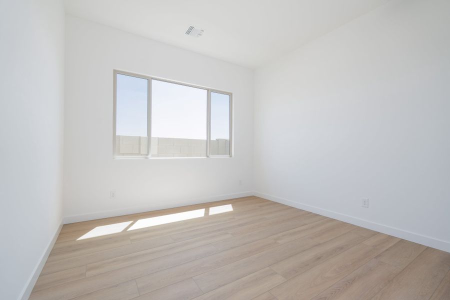 Spacious, unfurnished interior of a new home in Soleo, San Tan Valley (Image 18).