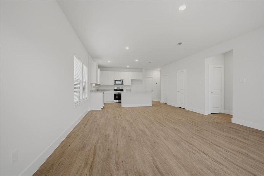 Spacious, unfurnished interior of a new home in , Forney (Image 30). Spacious, unfurnished interior of a new home in , Forney (Image 30).