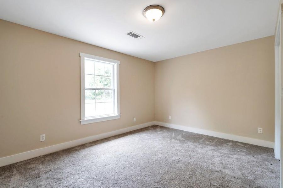 Spacious, unfurnished interior of a new home in , Lula (Image 26).