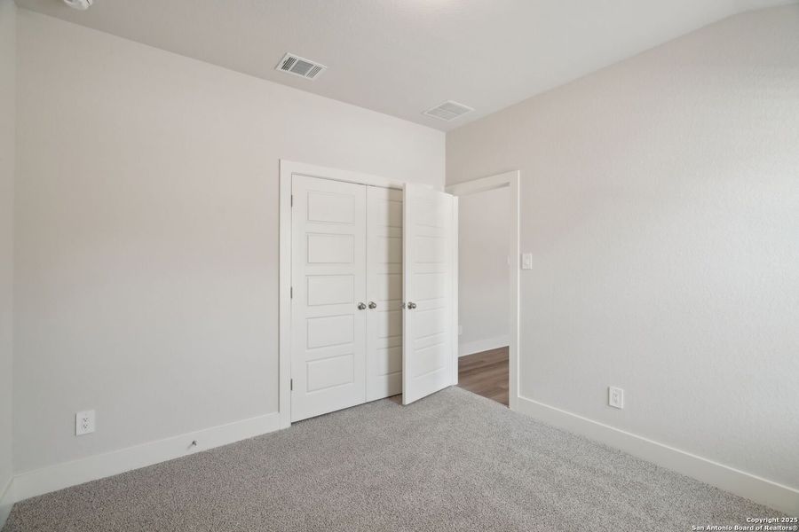 Spacious, unfurnished interior of a new home in Thomas Pond, San Antonio (Image 26). Spacious, unfurnished interior of a new home in Thomas Pond, San Antonio (Image 26).