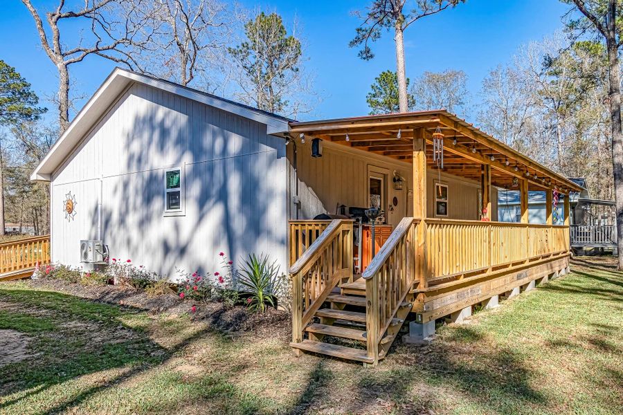 Exterior details and patio area of a home in , Livingston (Image 22).