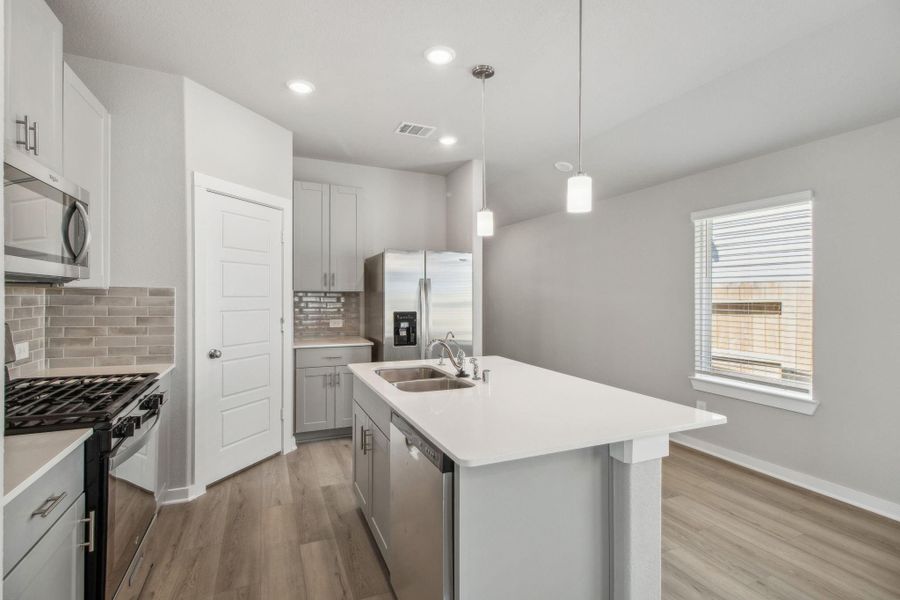 Photo is not of the actual home, but is an inspirational photo of builder’s model home and may depict options, furnishings, and/or decorator features that are not included Photo is not of the actual home, but is an inspirational photo of builder’s model home and may depict options, furnishings, and/or decorator features that are not included