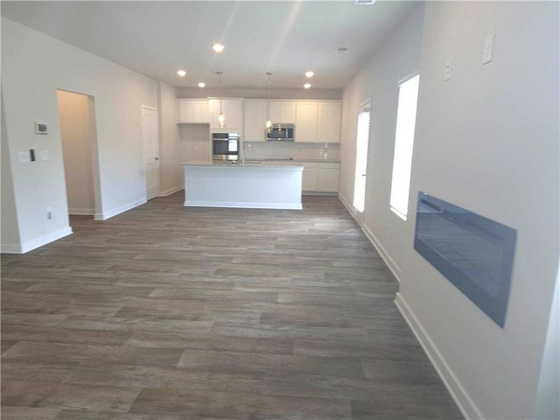 Spacious, unfurnished interior of a new home in Southern Hills, McDonough (Image 9).