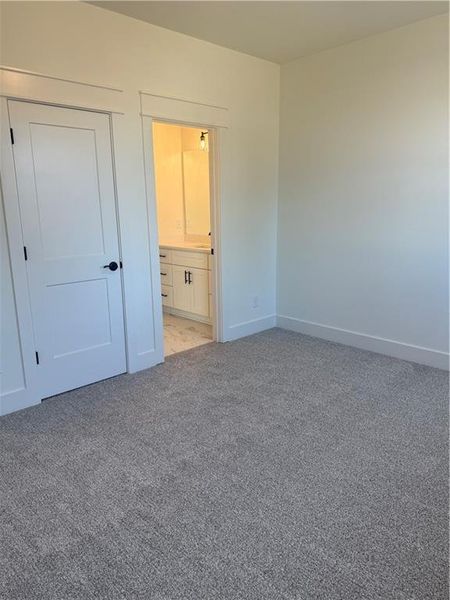 Spacious, unfurnished interior of a new home in , Waleska (Image 36).