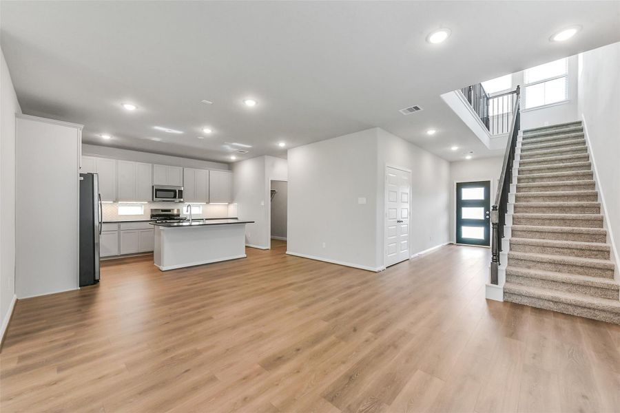 Spacious, unfurnished interior of a new home in , Houston (Image 18).