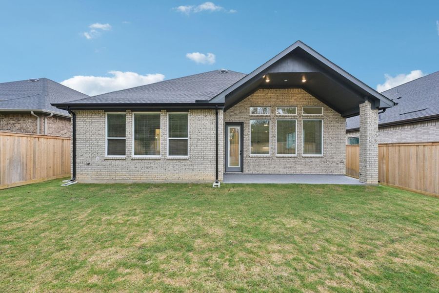 Exterior details and patio area of a home in Kresston, Montgomery (Image 4). Exterior details and patio area of a home in Kresston, Montgomery (Image 4).