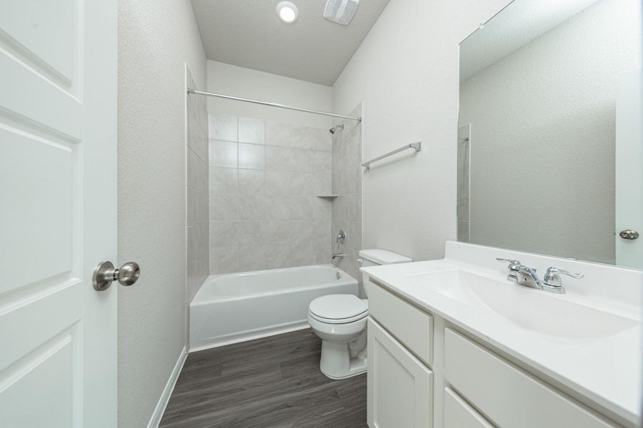 Furnished interior view inside a new home in River Ranch, Dayton (Image 6).