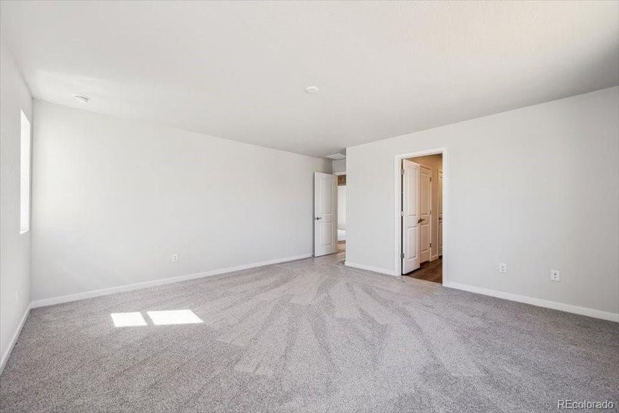 Spacious, unfurnished interior of a new home in Farmlore, Brighton (Image 18).