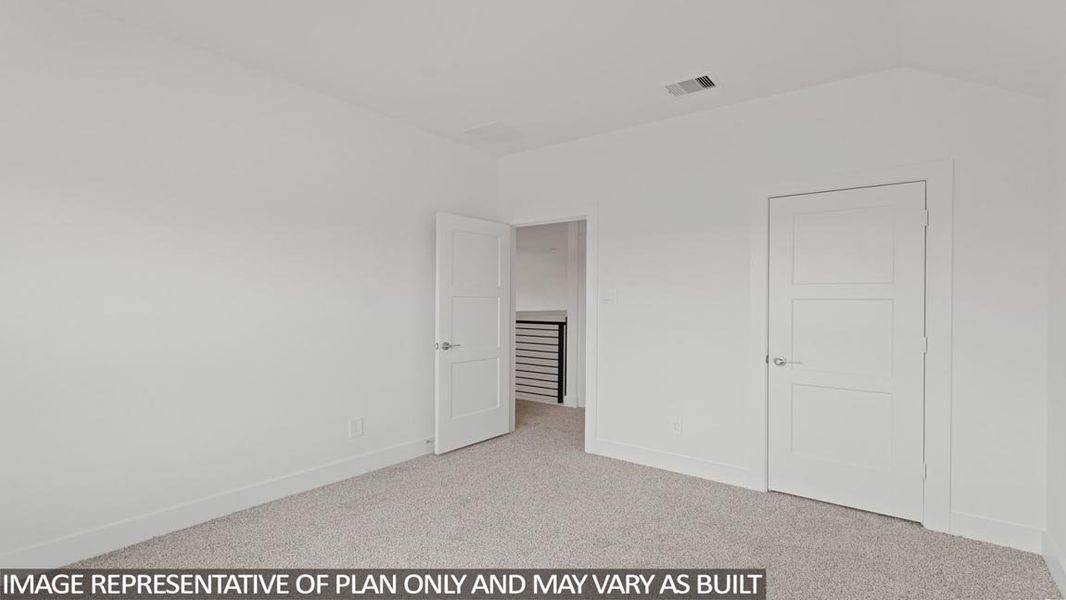 Spacious, unfurnished interior of a new home in Silverthorne, Conroe (Image 32).