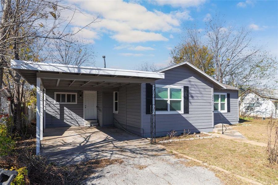 Exterior details and patio area of a home in , Early (Image 15).