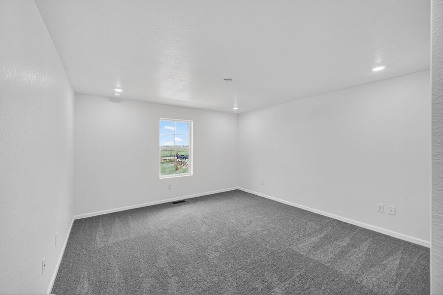 Spacious, unfurnished interior of a new home in Farmlore, Brighton (Image 17).