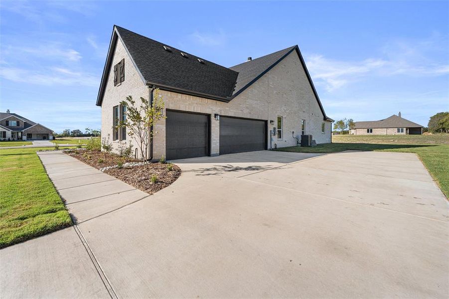 Image 40 of a home in Fannin Ranch.