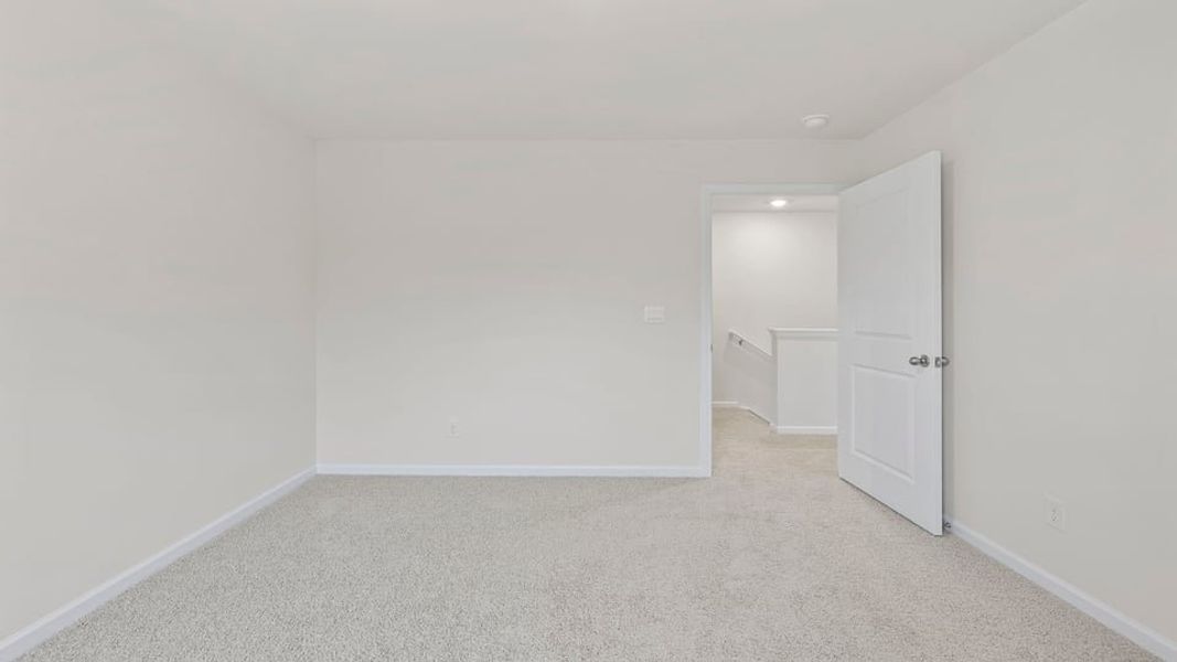 Spacious, unfurnished interior of a new home in Cedar Gap, Fountain Inn (Image 23).