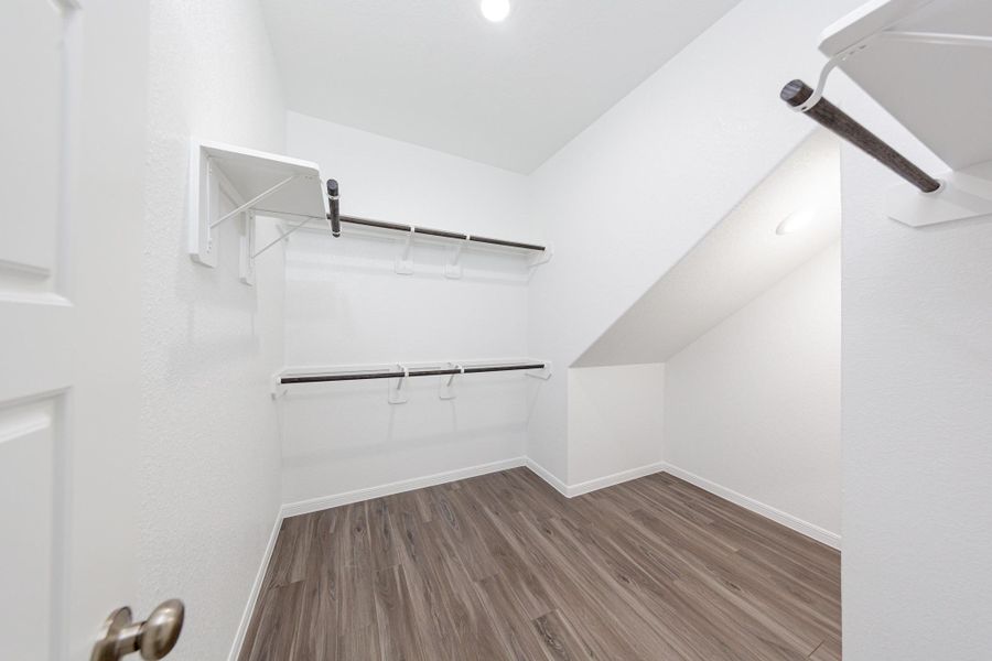 Spacious, unfurnished interior of a new home in Mackenzie Creek, Conroe (Image 14). Spacious, unfurnished interior of a new home in Mackenzie Creek, Conroe (Image 14).