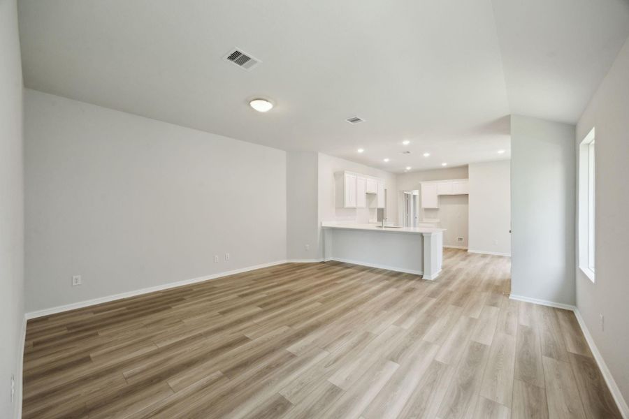 Spacious, unfurnished interior of a new home in Saint Tropez, Houston (Image 16). Spacious, unfurnished interior of a new home in Saint Tropez, Houston (Image 16).