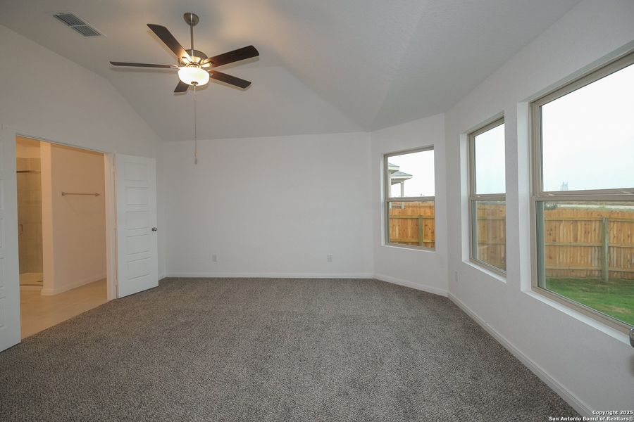 Spacious, unfurnished interior of a new home in Greenspoint Heights, Seguin (Image 26).