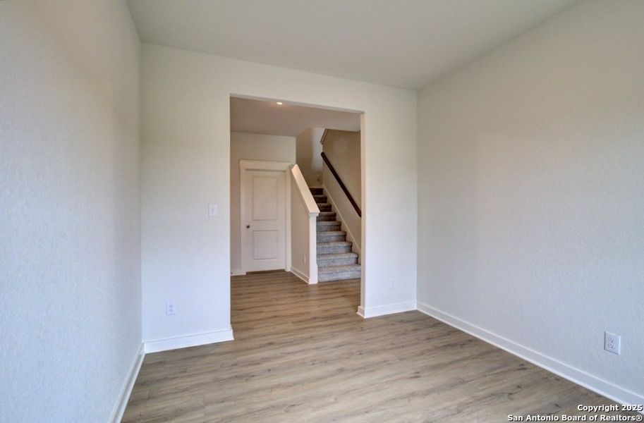 Spacious, unfurnished interior of a new home in Cloud Country, New Braunfels (Image 32).