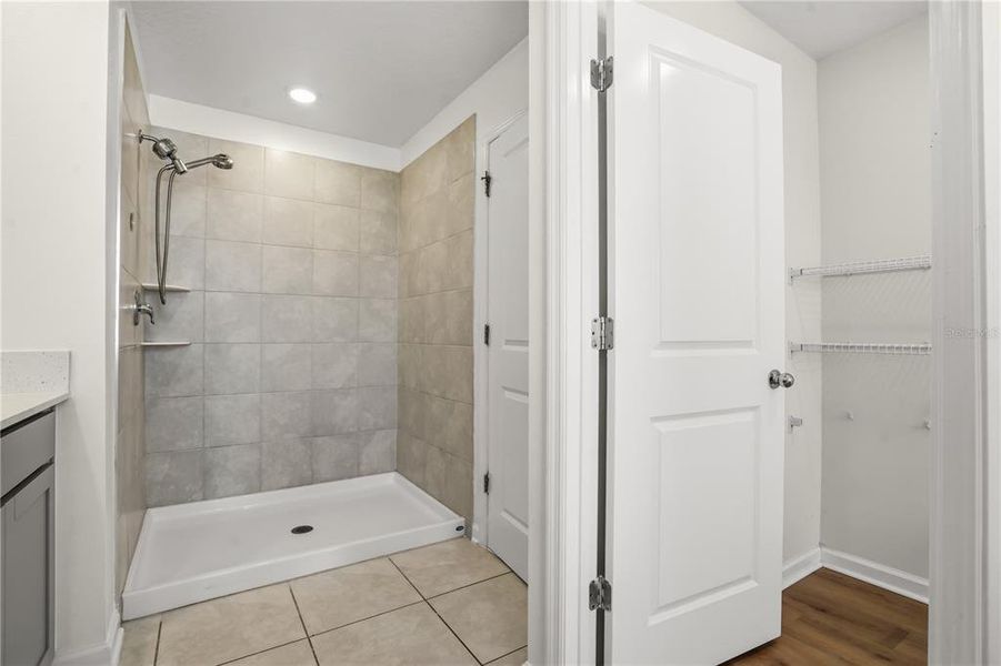 Furnished interior view inside a new home in Cascades, Davenport (Image 10).