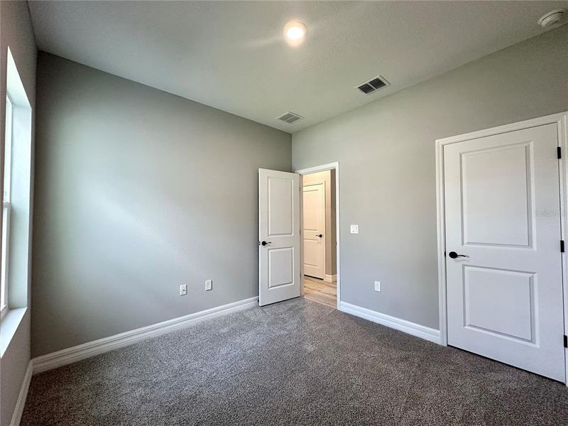 Spacious, unfurnished interior of a new home in , Ocala (Image 13).