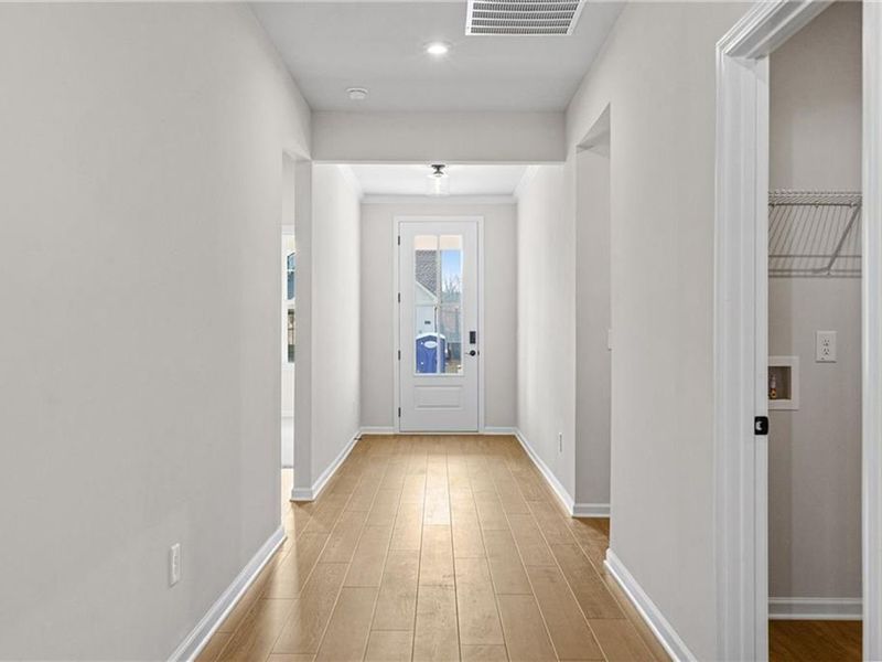 Spacious, unfurnished interior of a new home in Kelly Preserve, Loganville (Image 15). Spacious, unfurnished interior of a new home in Kelly Preserve, Loganville (Image 15).