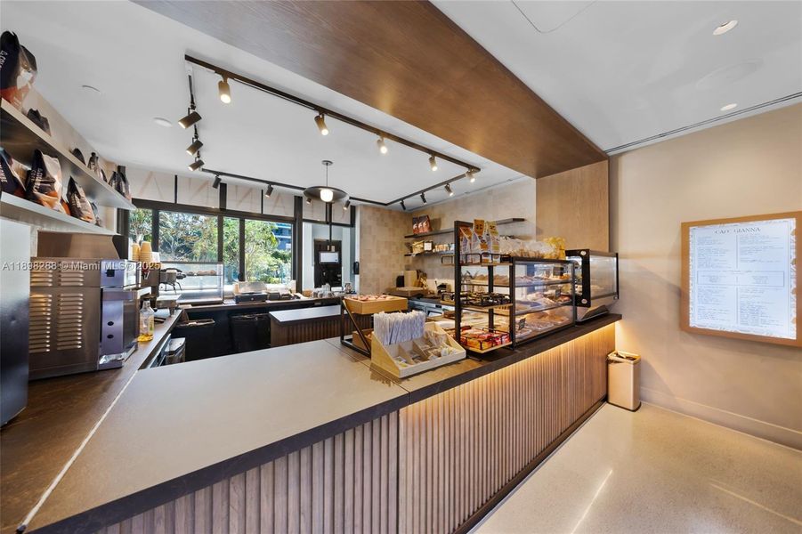 Community amenities in , Miami (Image 34).