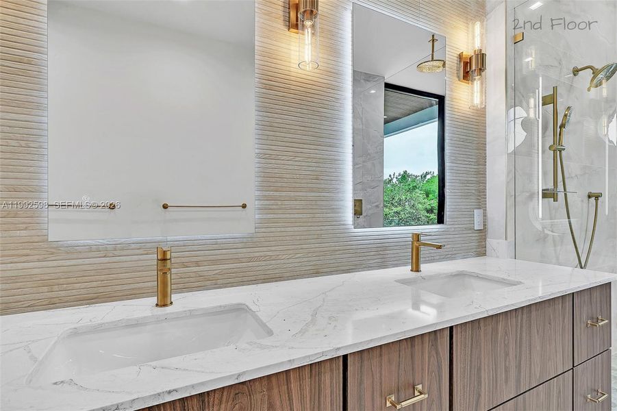 Furnished interior view inside a new home in , Key Largo (Image 49).