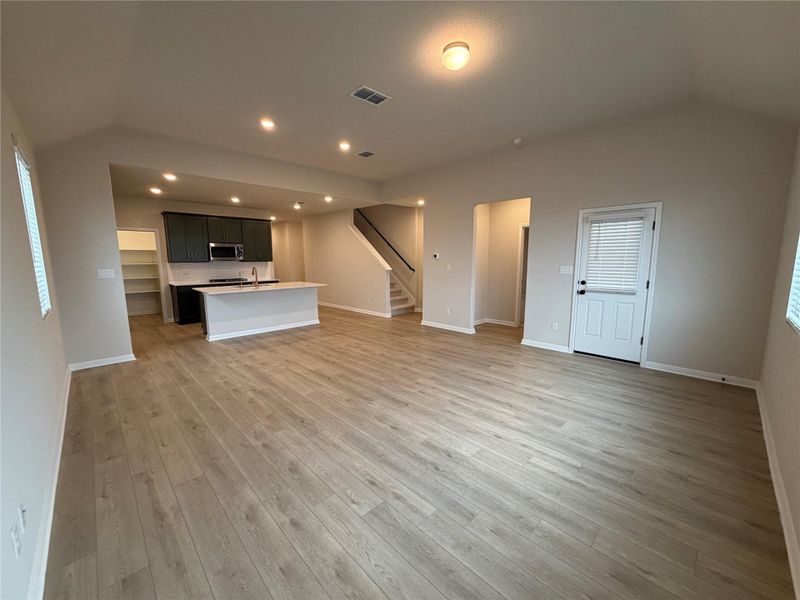 Spacious, unfurnished interior of a new home in Willow Springs, Buda (Image 21).