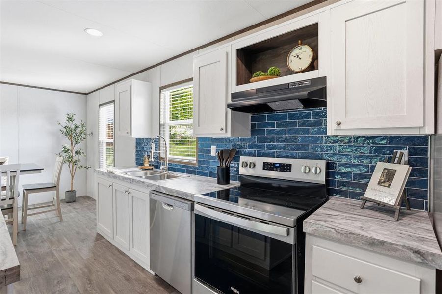 Furnished interior view inside a new home in , Alvarado (Image 11).